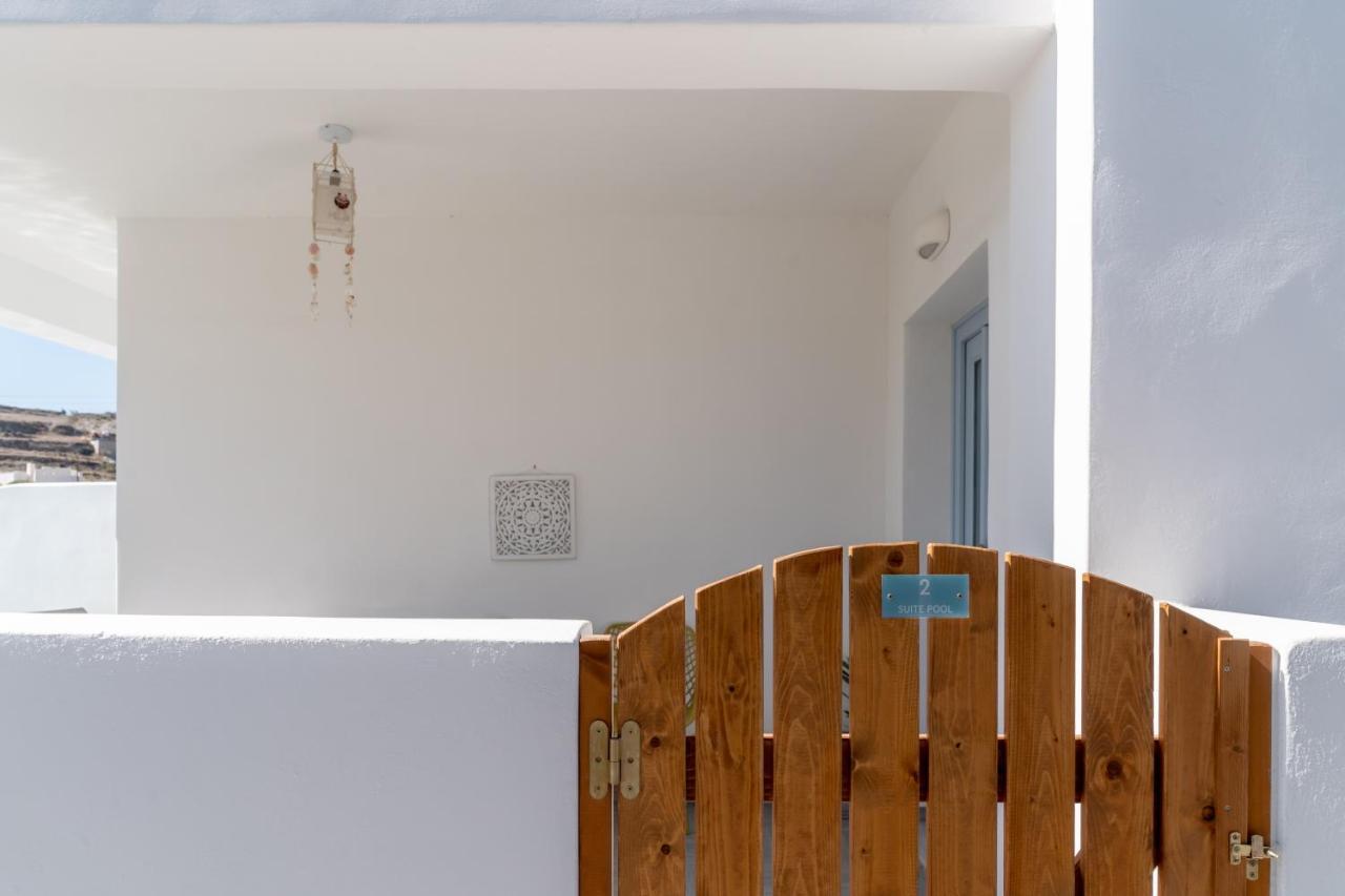 Santorossa Luxury Villas Emporio  Exterior photo
